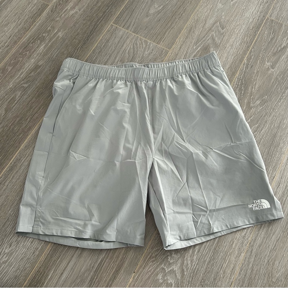 The North Face Shorts size Large